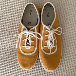 Toms size 10 (worn once)